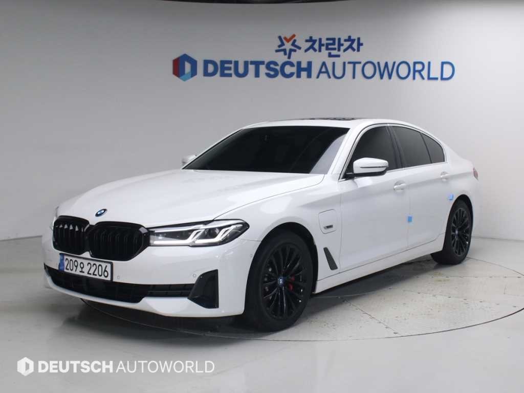 BMW 5시리즈 5시리즈 (G30) 530e 럭셔리 이미지 1