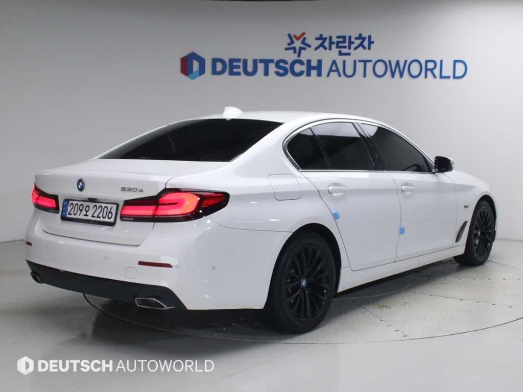 BMW 5시리즈 5시리즈 (G30) 530e 럭셔리 이미지 2