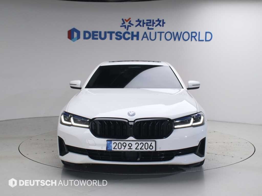 BMW 5시리즈 5시리즈 (G30) 530e 럭셔리 이미지 3
