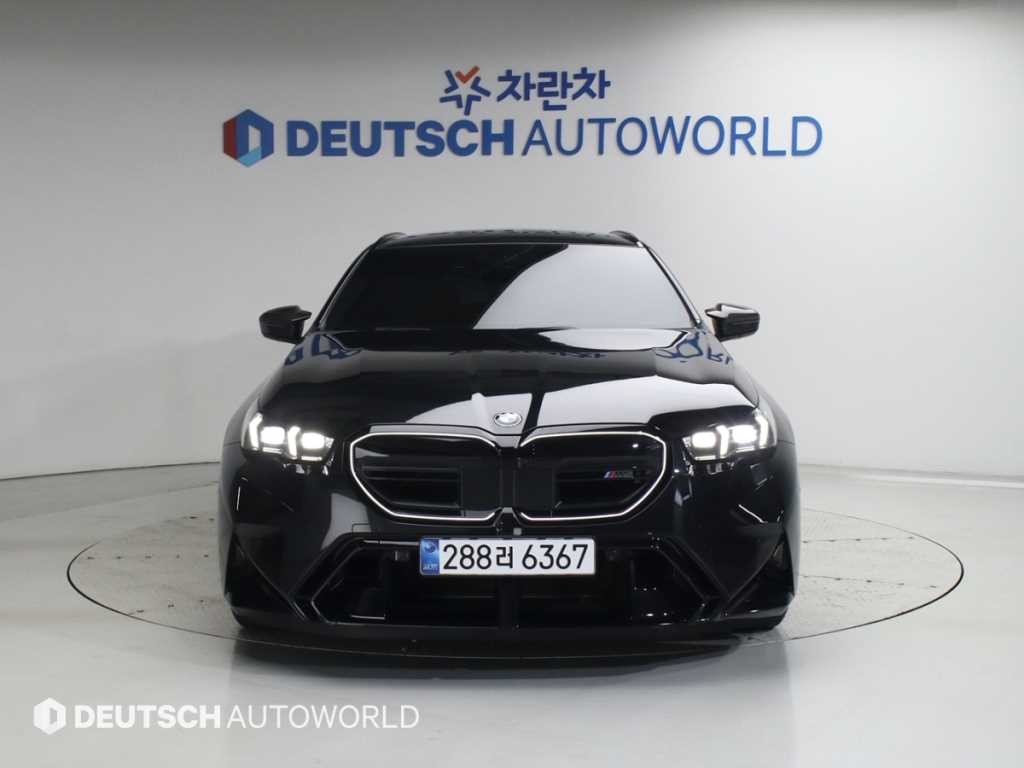 BMW 5시리즈 M5 7세대 4.4 투어링 이미지 3