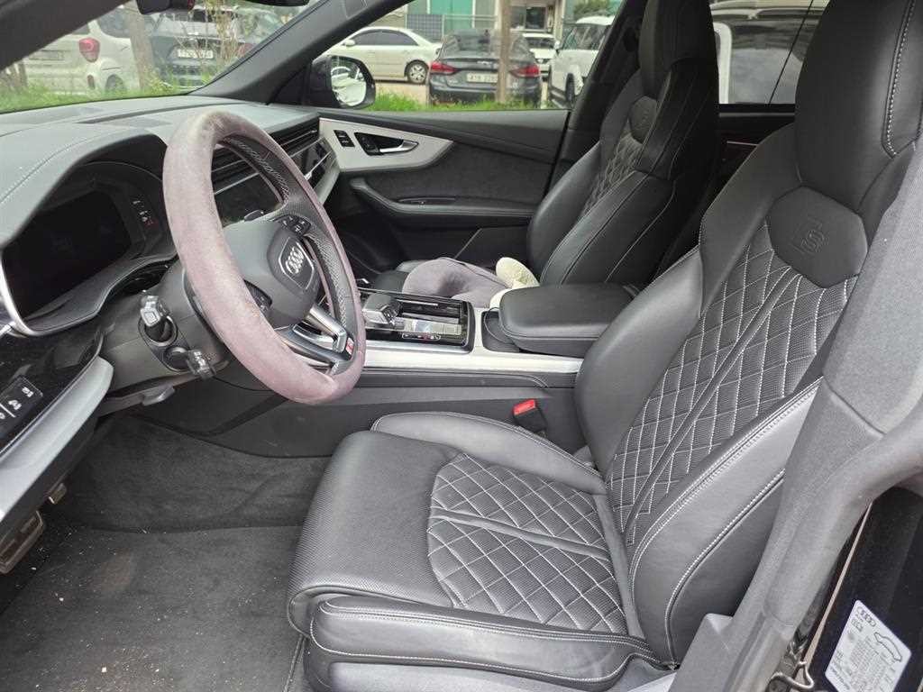 아우디 Q8 50 TDI 콰트로 프리미엄 이미지 8