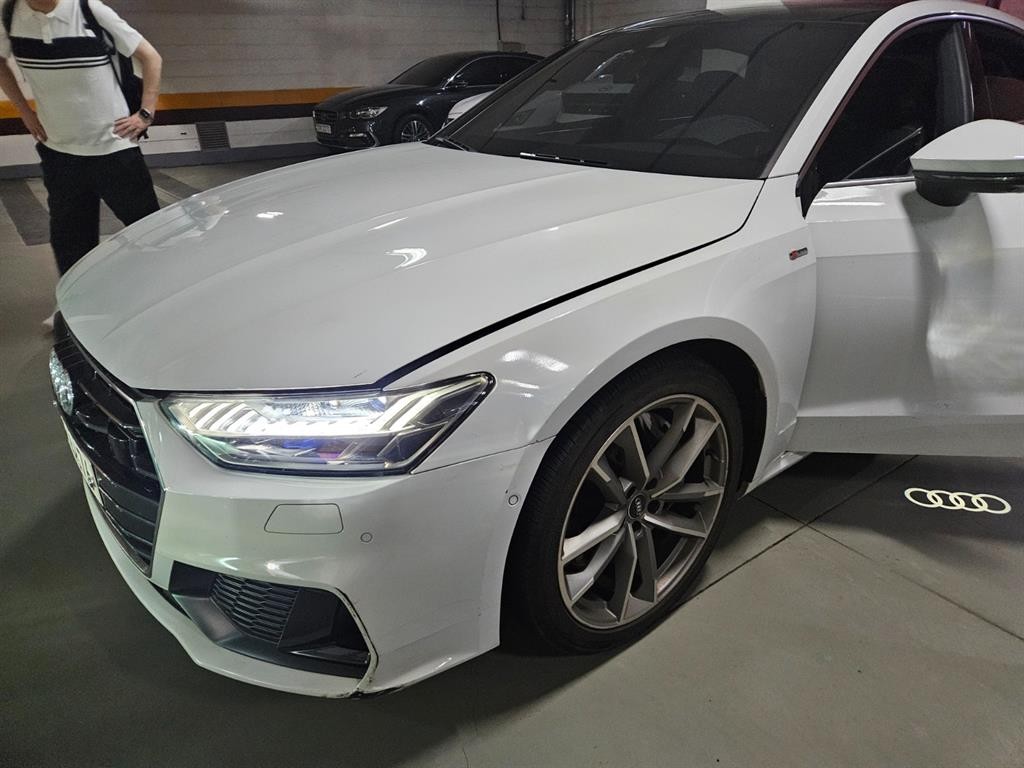 아우디 A7 A7 (4K) 55 TFSI 콰트로 프리미엄 이미지 3