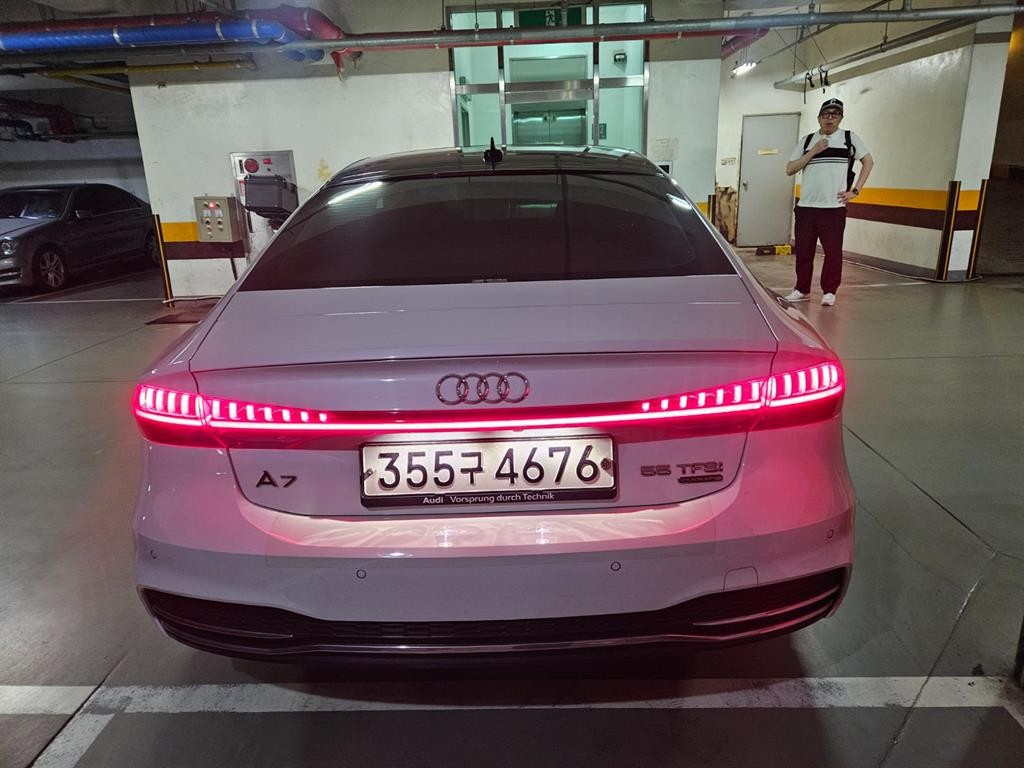 아우디 A7 A7 (4K) 55 TFSI 콰트로 프리미엄 이미지 4