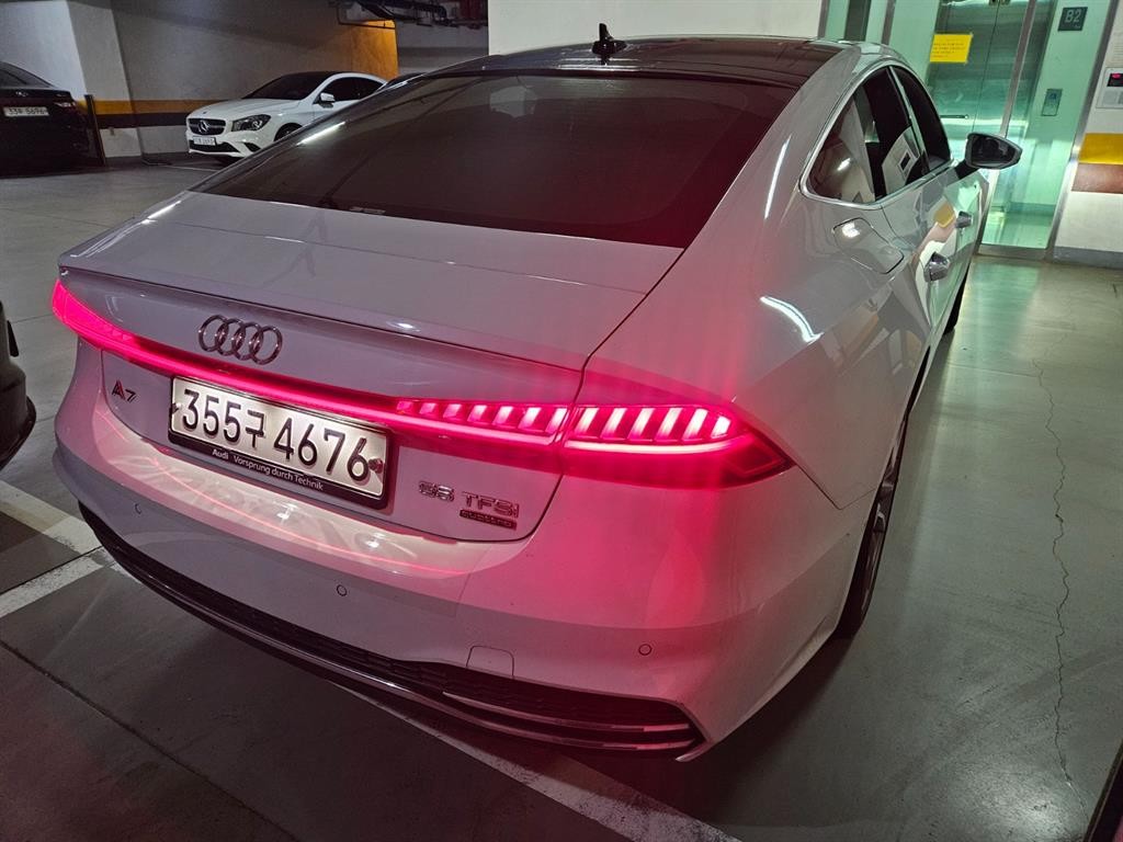 아우디 A7 A7 (4K) 55 TFSI 콰트로 프리미엄 이미지 6