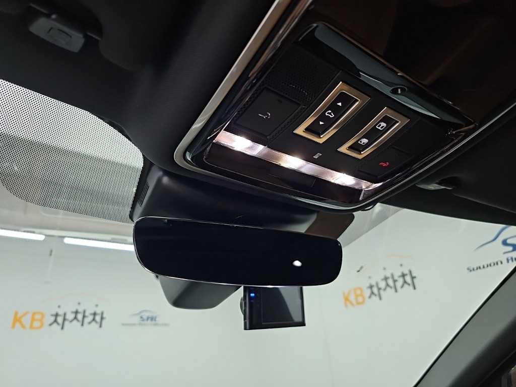 랜드로버 레인지로버 벨라 3.0 D300 R-다이나믹 HSE 이미지 17
