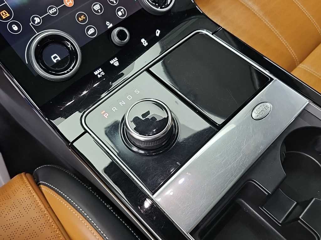 랜드로버 레인지로버 벨라 3.0 D300 R-다이나믹 HSE 이미지 8