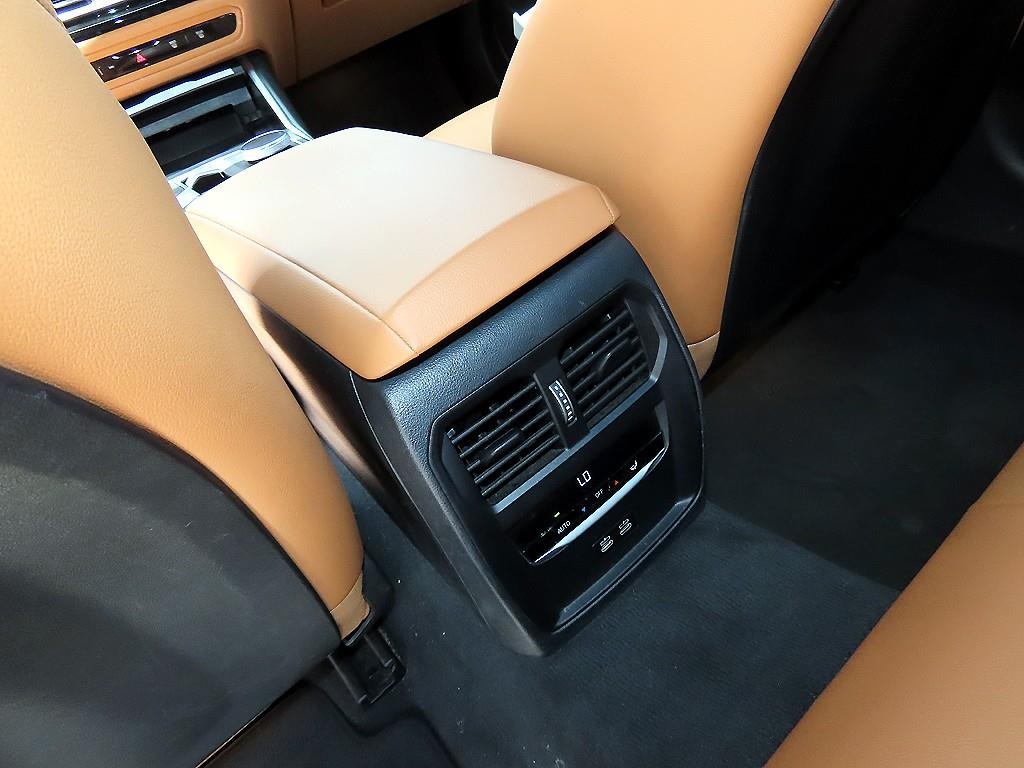 BMW 3시리즈 3시리즈 (G20) 320i 투어링 이미지 16