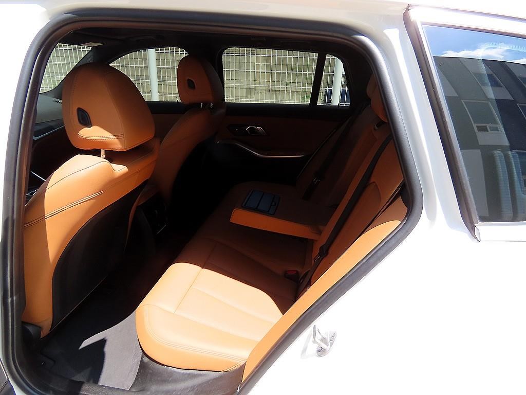 BMW 3시리즈 3시리즈 (G20) 320i 투어링 이미지 6