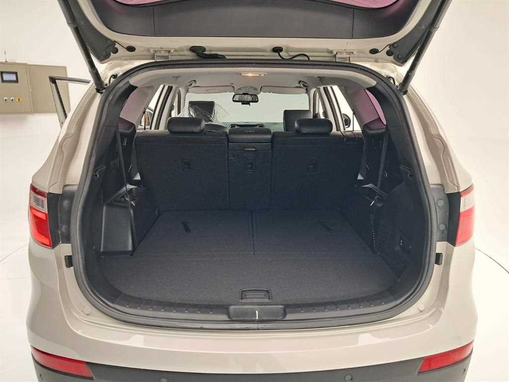 현대 맥스크루즈 R2.2 2WD 익스클루시브 이미지 17