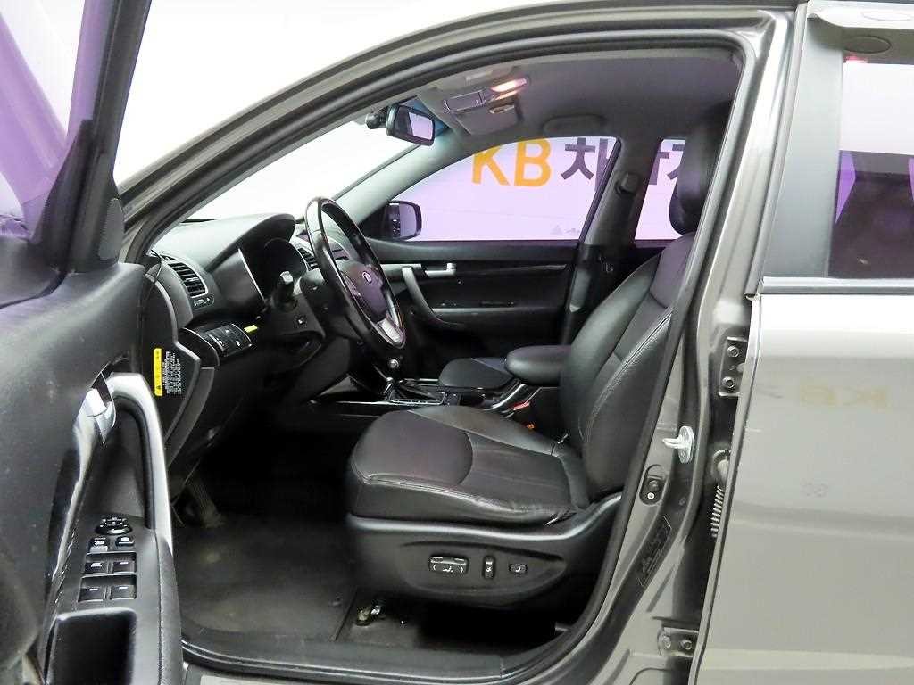 기아 쏘렌토 뉴 쏘렌토 R 2WD 2.0 트랜디 이미지 12