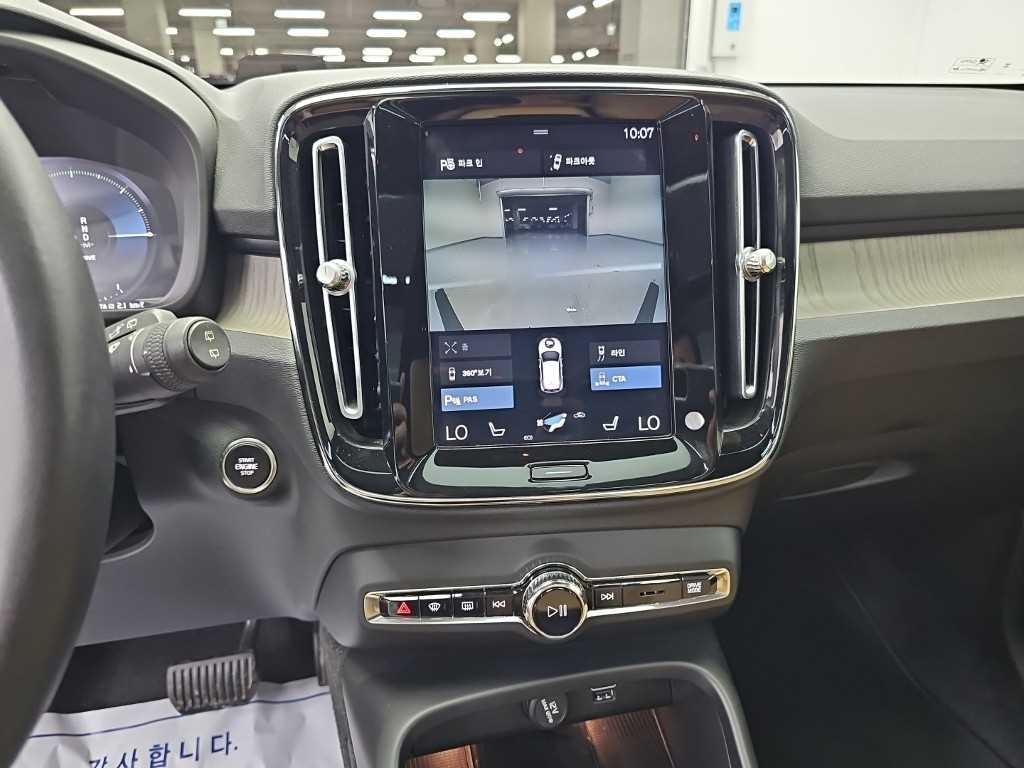 볼보 XC40 T4 4WD 인스크립션 이미지 10