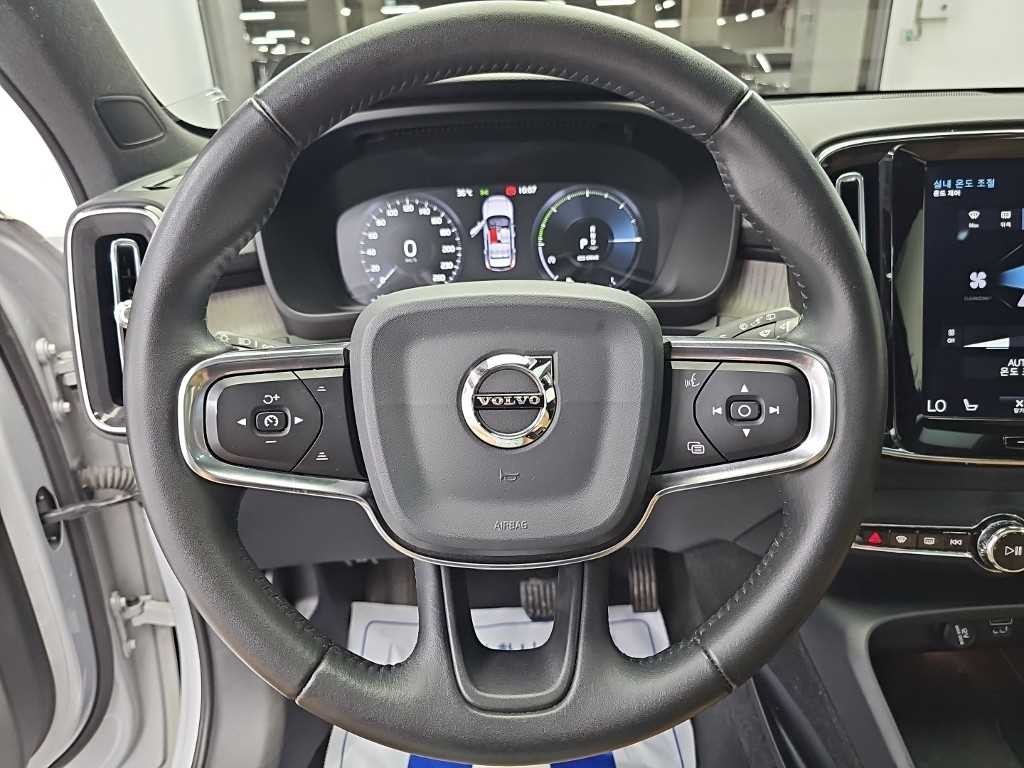볼보 XC40 T4 4WD 인스크립션 이미지 9