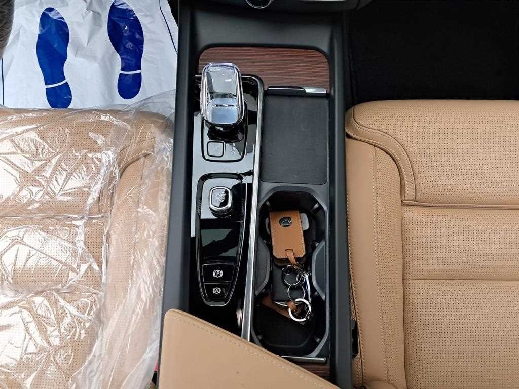 볼보 XC60 XC60(2세대) B6 AWD 얼티메이트 브라이트 이미지 14