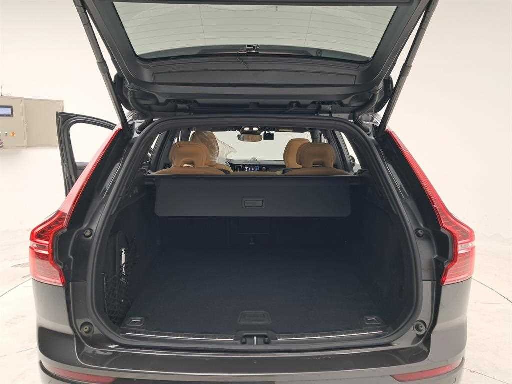 볼보 XC60 XC60(2세대) B6 AWD 얼티메이트 브라이트 이미지 17