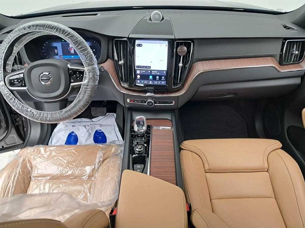 볼보 XC60 XC60(2세대) B6 AWD 얼티메이트 브라이트 이미지 6