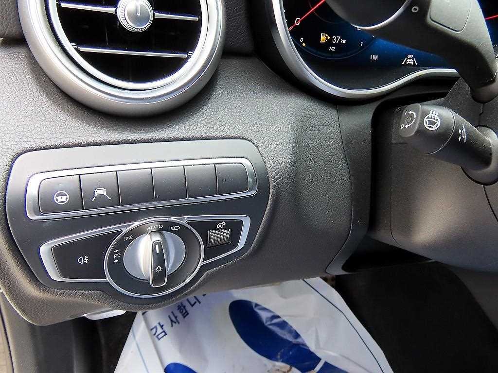 벤츠 C 클래스 C클래스 W205 C200 AMG LINE 이미지 12
