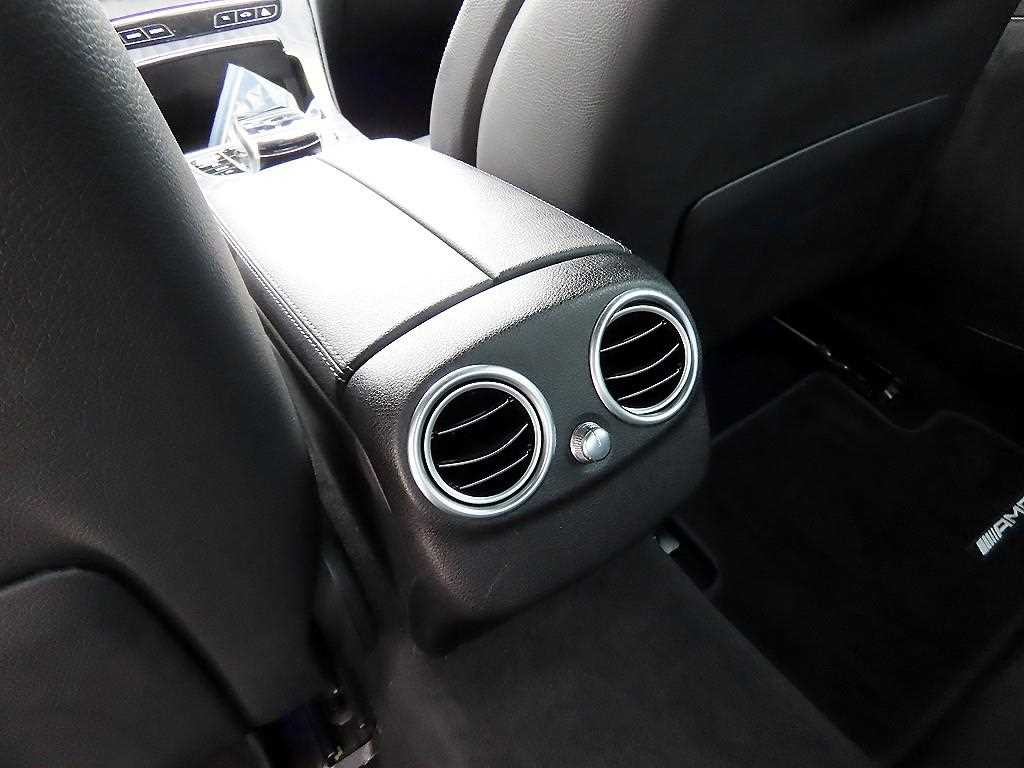 벤츠 C 클래스 C클래스 W205 C200 AMG LINE 이미지 16