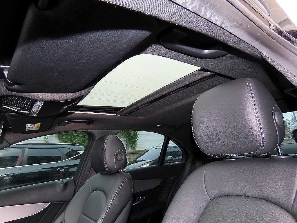 벤츠 C 클래스 C클래스 W205 C200 AMG LINE 이미지 17