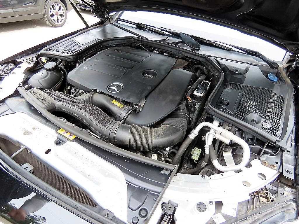 벤츠 C 클래스 C클래스 W205 C200 AMG LINE 이미지 19
