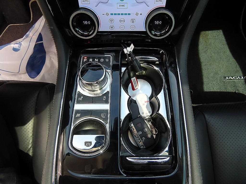 재규어 XJ XJ (X351) 3.0D 프리미엄 럭셔리 SWB 이미지 10