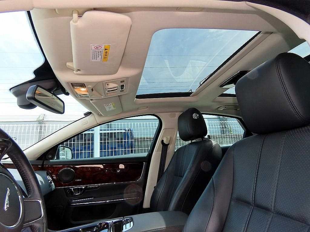 재규어 XJ XJ (X351) 3.0D 프리미엄 럭셔리 SWB 이미지 17