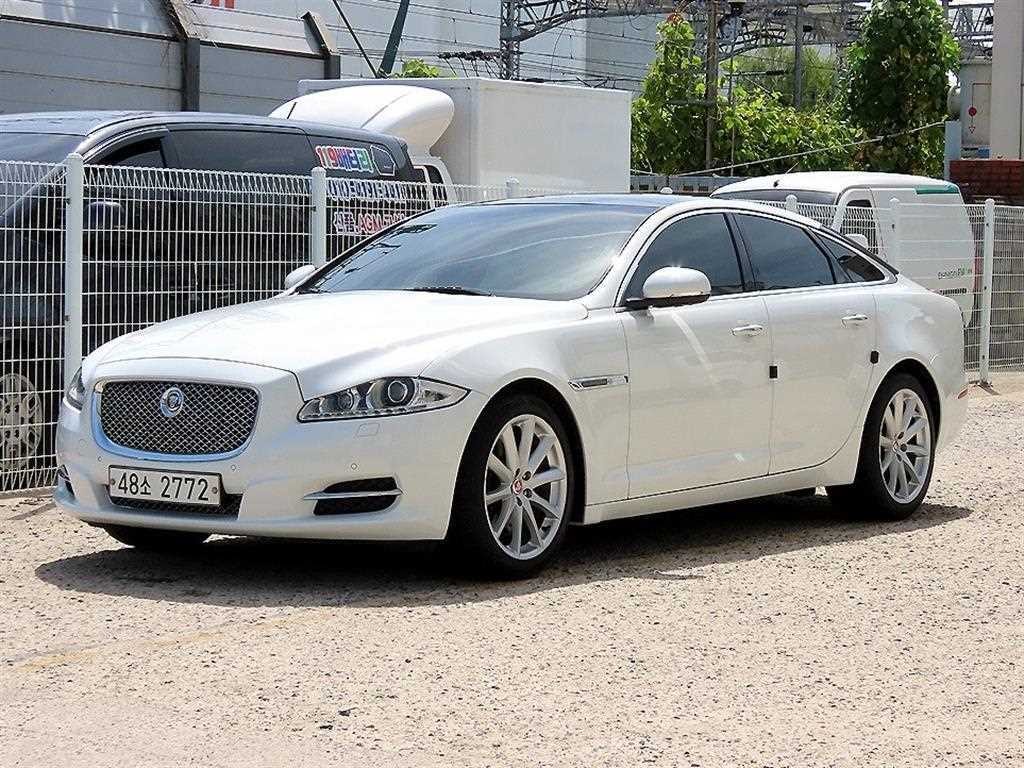 재규어 XJ XJ (X351) 3.0D 프리미엄 럭셔리 SWB 이미지 2