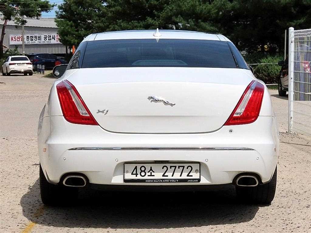 재규어 XJ XJ (X351) 3.0D 프리미엄 럭셔리 SWB 이미지 4