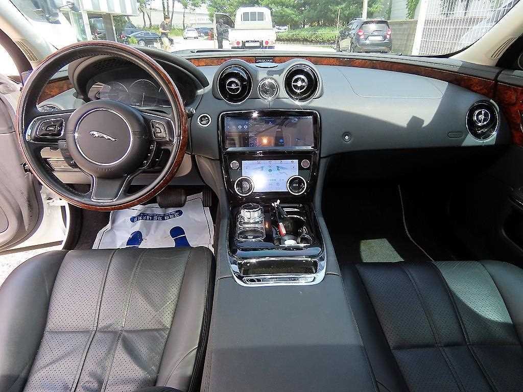 재규어 XJ XJ (X351) 3.0D 프리미엄 럭셔리 SWB 이미지 7