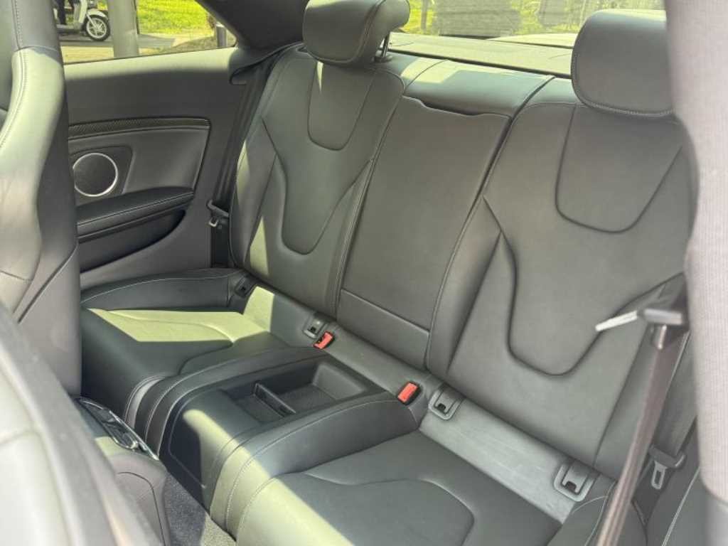 아우디 RS5 4.2 FSI 콰트로 이미지 11