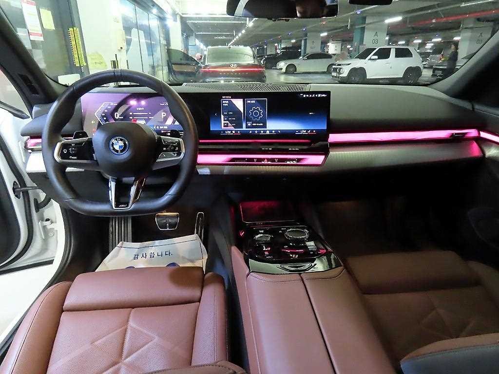 BMW 5시리즈 5시리즈 (G60) 530e xDrive M 스포츠 이미지 10