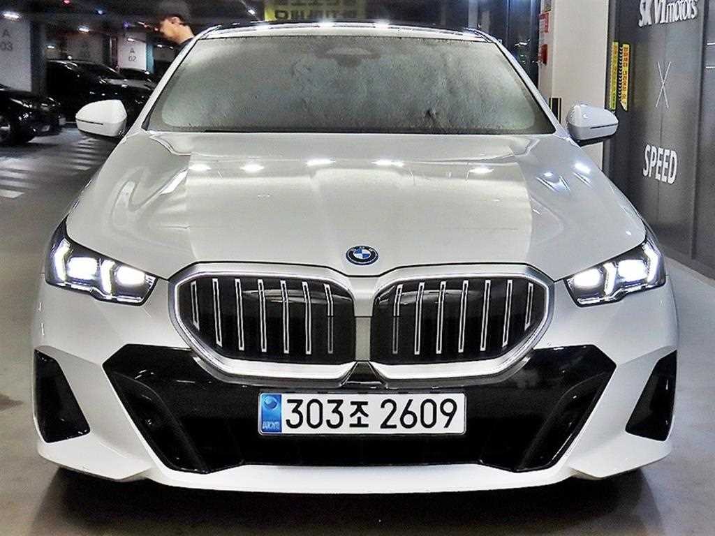 BMW 5시리즈 5시리즈 (G60) 530e xDrive M 스포츠 이미지 2