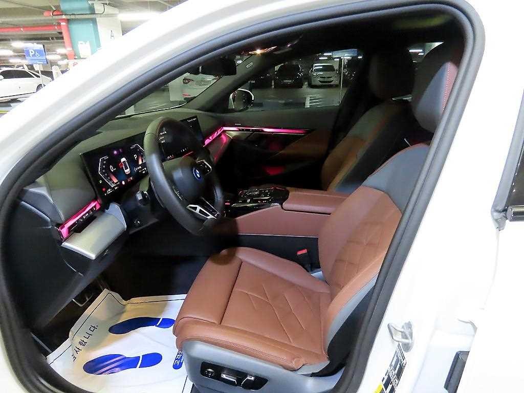 BMW 5시리즈 5시리즈 (G60) 530e xDrive M 스포츠 이미지 6
