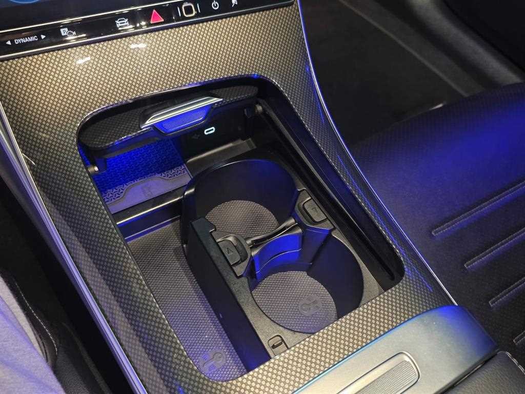 벤츠 C 클래스 C클래스 W206 C300 AMG 라인 이미지 17