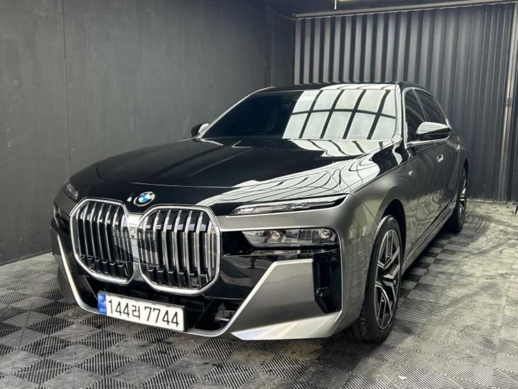 BMW 7시리즈 7시리즈 (G70) 740i sDrive M 스포츠 이미지 2
