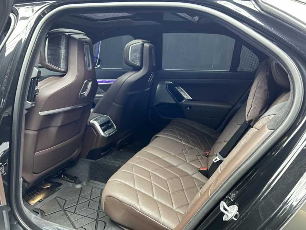 BMW 7시리즈 7시리즈 (G70) 740i sDrive M 스포츠 이미지 6