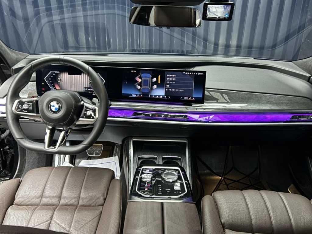 BMW 7시리즈 7시리즈 (G70) 740i sDrive M 스포츠 이미지 7