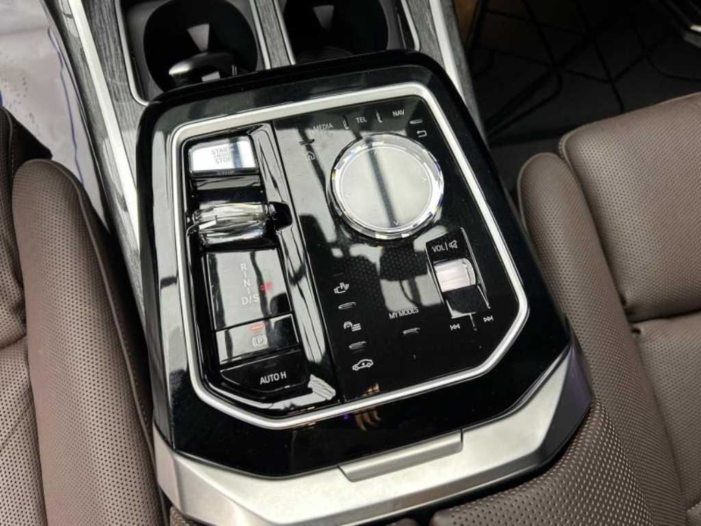 BMW 7시리즈 7시리즈 (G70) 740i sDrive M 스포츠 이미지 9