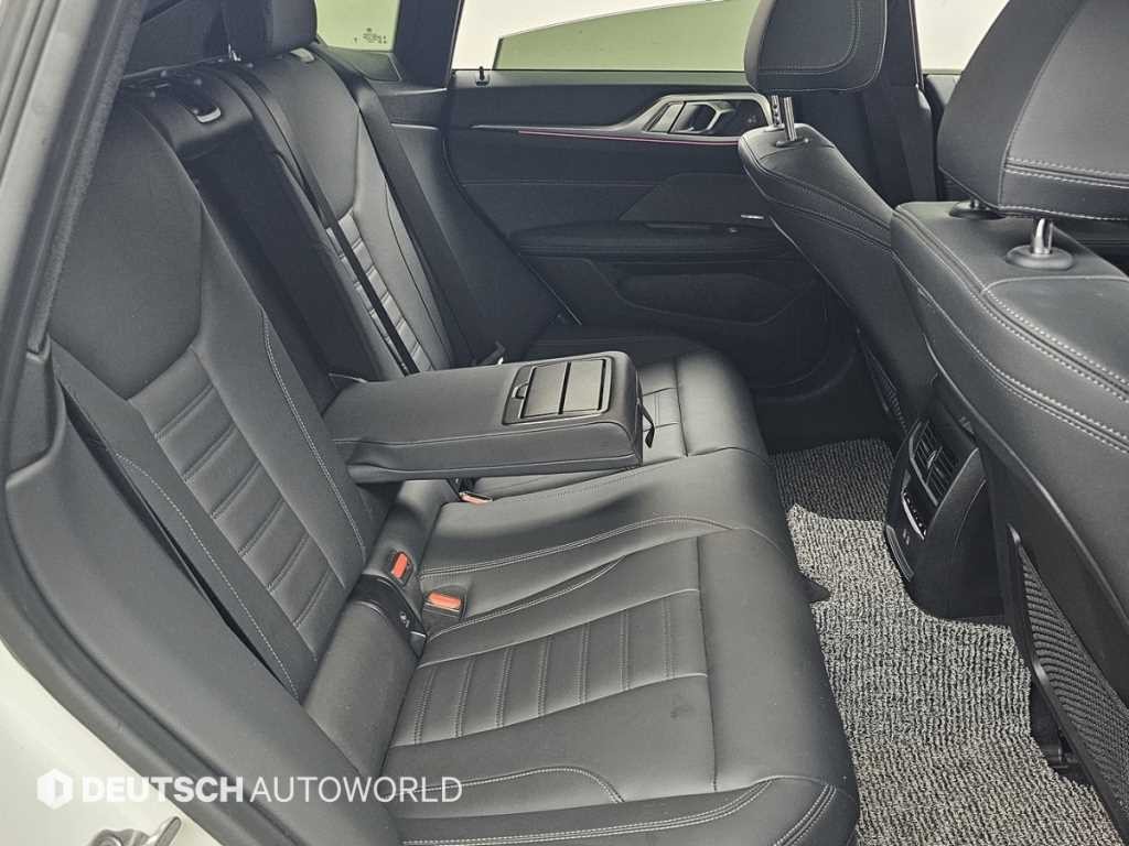 BMW i4 eDrive 40 M 스포츠 프로 이미지 12