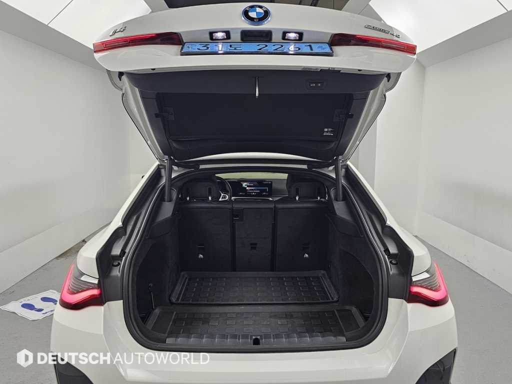 BMW i4 eDrive 40 M 스포츠 프로 이미지 19