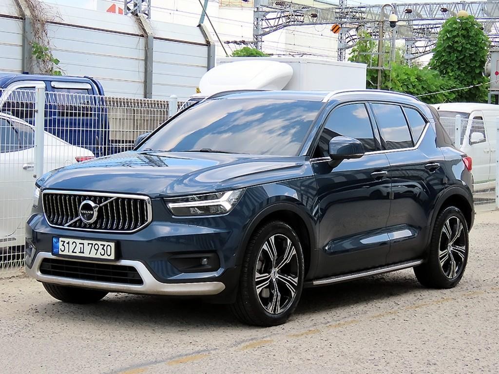 볼보 XC40 B4 AWD 인스크립션 이미지 2