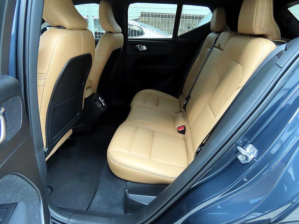 볼보 XC40 B4 AWD 인스크립션 이미지 7