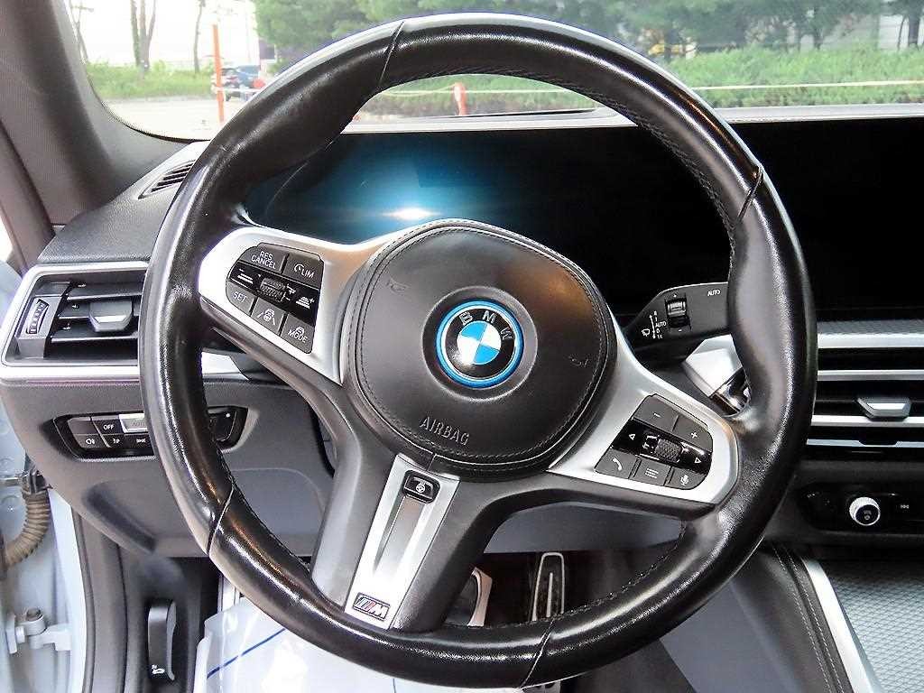 BMW i4 eDrive 40 M 스포츠 프로 이미지 8