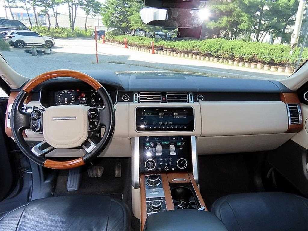 랜드로버 레인지로버 레인지로버 4세대 4.4 SDV8 AB 디젤 이미지 8