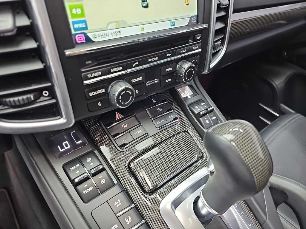 포르쉐 카이엔 뉴 카이엔 4.8 GTS 이미지 10