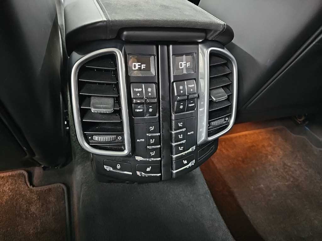 포르쉐 카이엔 뉴 카이엔 4.8 GTS 이미지 13