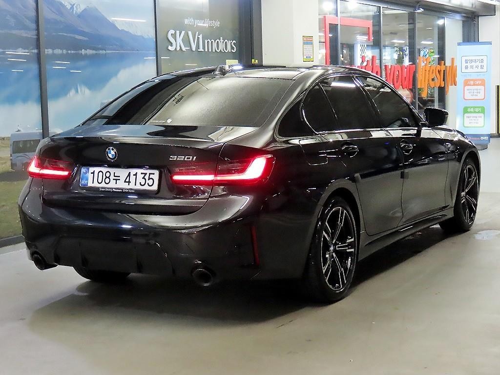 BMW 3시리즈 3시리즈 (G20) 320i M 스포츠 이미지 4