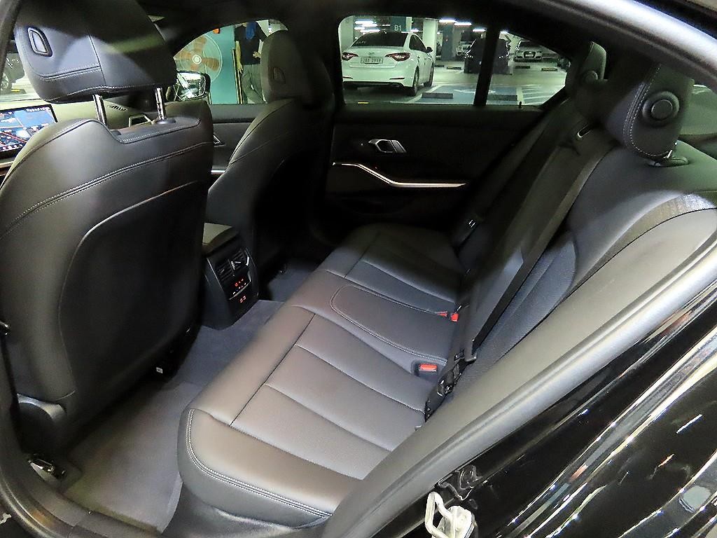 BMW 3시리즈 3시리즈 (G20) 320i M 스포츠 이미지 7