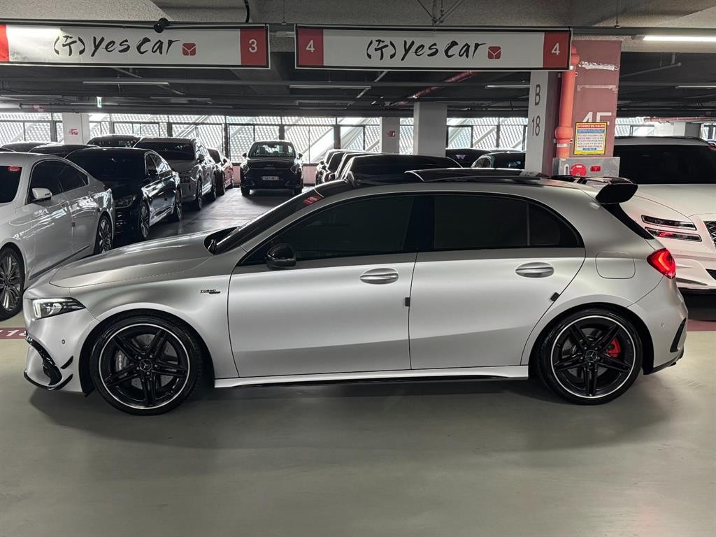 벤츠 A 클래스 A클래스 W177 AMG A45 4MATIC+ 해치백 이미지 3