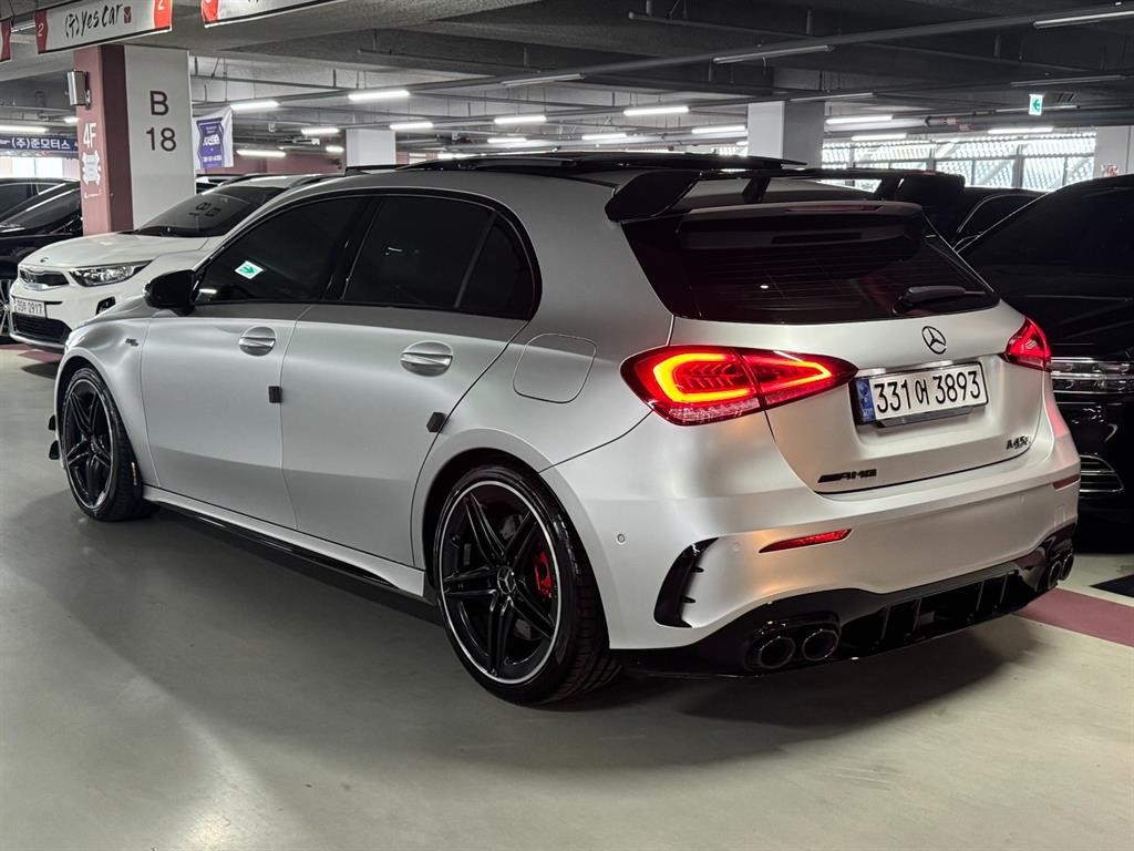 벤츠 A 클래스 A클래스 W177 AMG A45 4MATIC+ 해치백 이미지 4