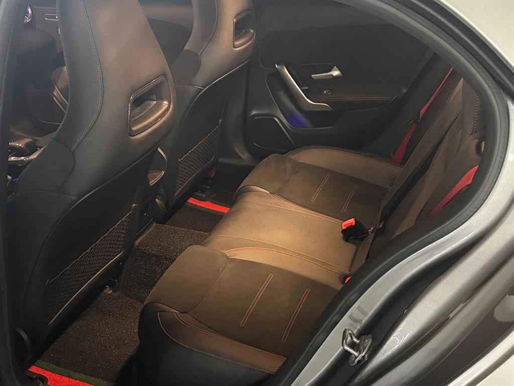 벤츠 A 클래스 A클래스 W177 AMG A45 4MATIC+ 해치백 이미지 7